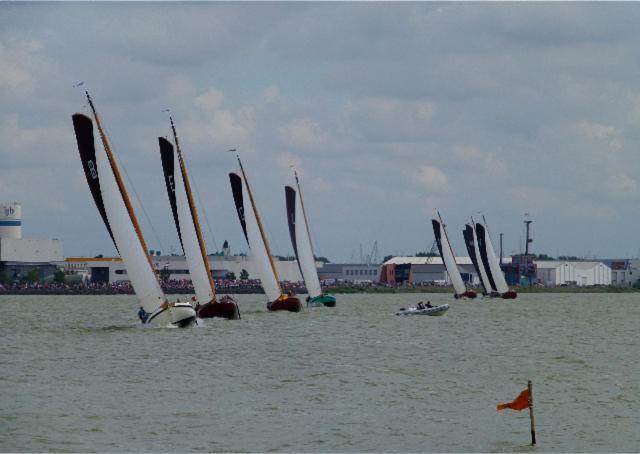 De Patrijs Villa Oudemirdum Buitenkant foto
